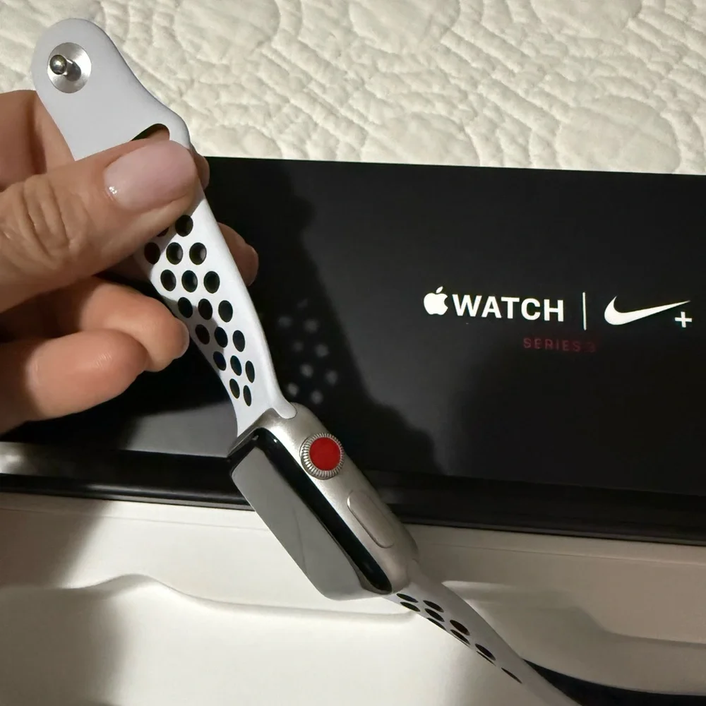 Nike Apple Watch 3 sport with Black and White Band